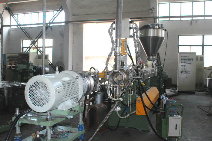 水下模面熱切(適用于加工TPE、TPU、PA、PET、ABS、PP、PVC、蠟質(zhì)物料、膠質(zhì)物料、玻璃填充物料、碳纖維、填充改性物料等。)